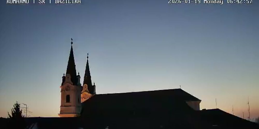 Komárno live webcam – pohľad na Baziliku sv. Ondreja v centre mesta (24/7)